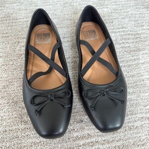Dolce Vita Women's Black Ballet Flats